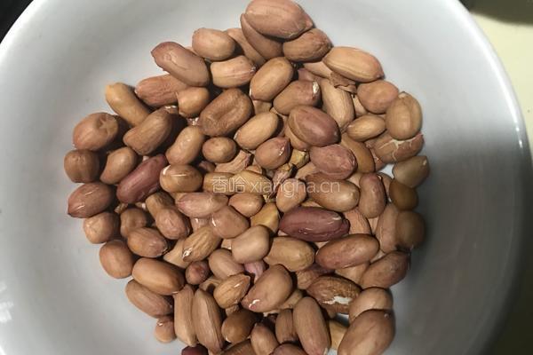 秘笈.老陈醋泡脆花生的做法图解1