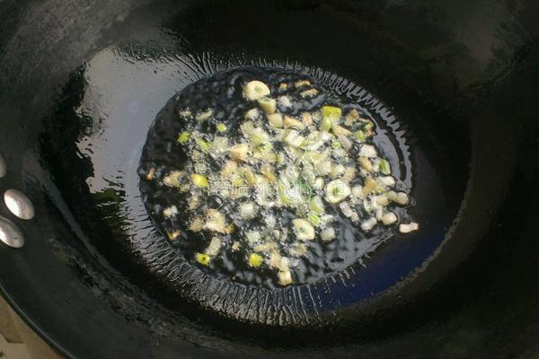 蒜蓉辣豆腐的做法图解3