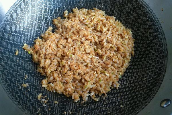  酱汁炒米的做法图解11