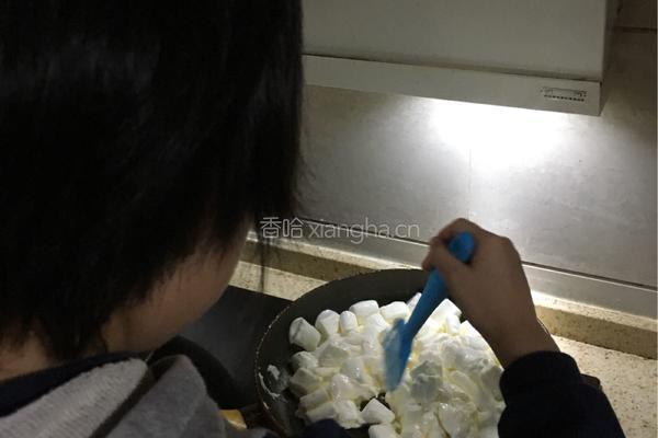 牛扎糖的做法图解1