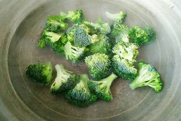 蚝油西兰花的做法图解3