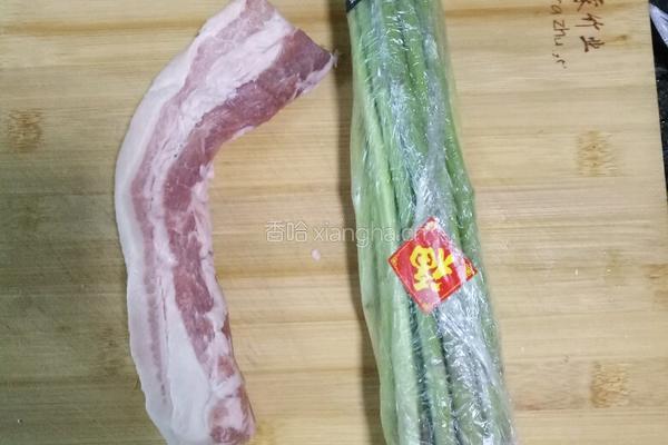 五花肉爆炒芦笋的做法图解2