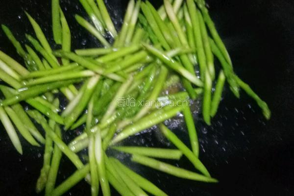 五花肉爆炒芦笋的做法图解8