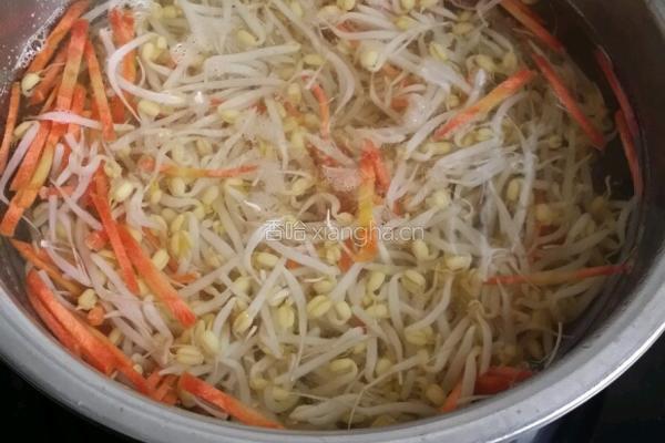 凉拌豆芽的做法图解2