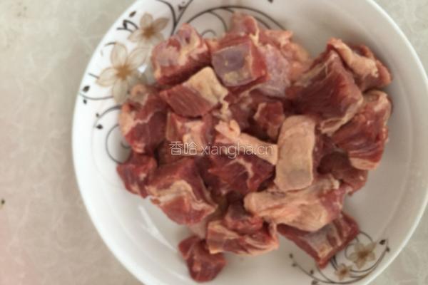 萝卜炖牛腩的做法图解2