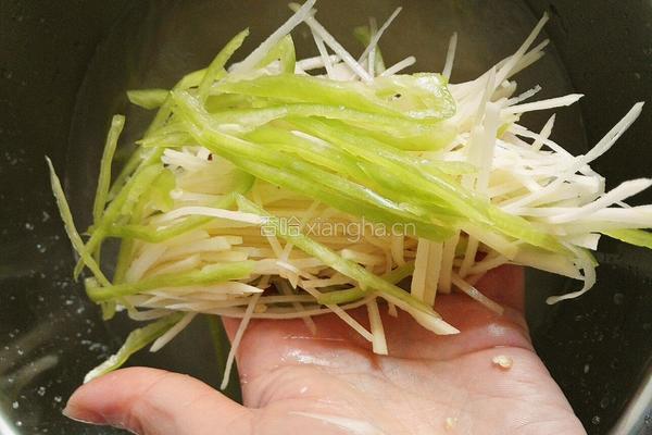 凉拌土豆丝的做法图解2