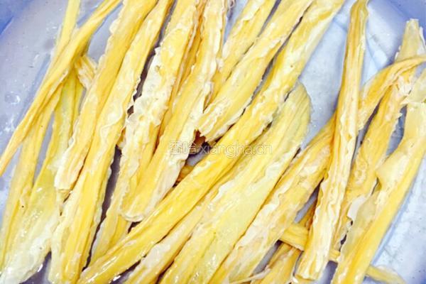 蒜香腐竹爆炒肥牛的做法图解2