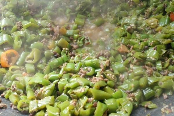 青椒炒豆丝的做法图解5