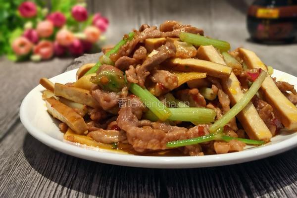 芹菜豆干炒肉的做法图解7