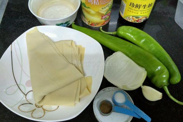 尖椒豆皮的做法图解1