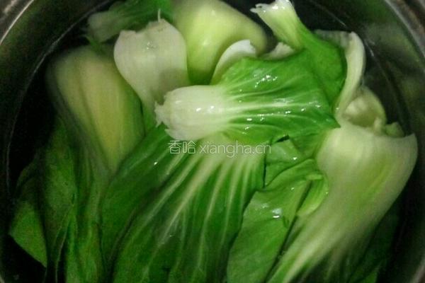 虾仁鸡蛋面的做法图解3