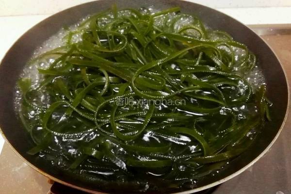 凉拌海带丝的做法图解2
