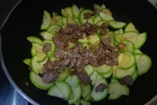 云南小瓜炒肉的做法图解11