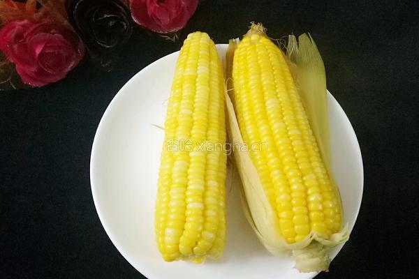 清煮甜玉米的做法图解1