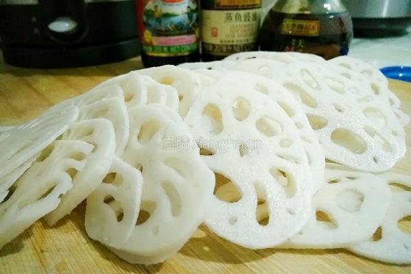 香辣藕片的做法图解2