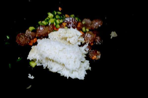 香肠炒米饭的做法图解9