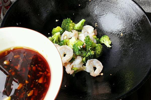蒜香西兰花的做法图解11
