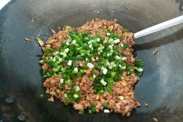 酱油炒饭的做法图解6