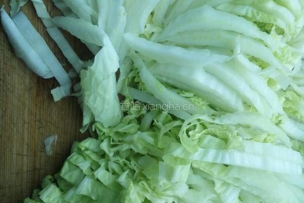 蒜茸辣椒酱大白菜的做法图解3