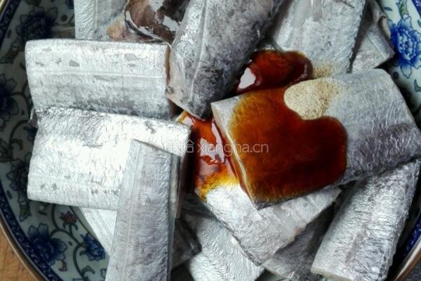 香炸带鱼（年味）的做法图解1