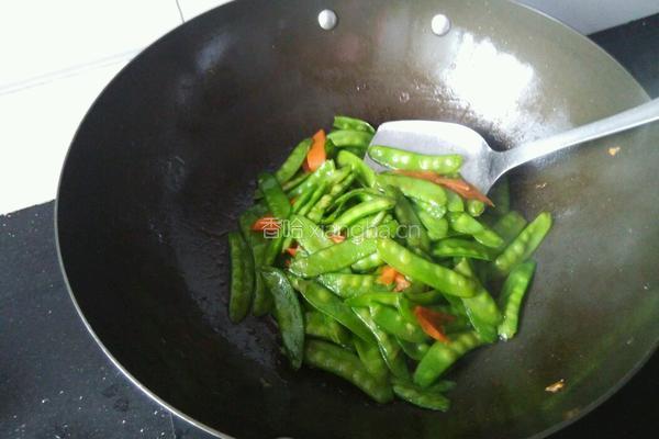 素炒荷兰豆的做法图解6