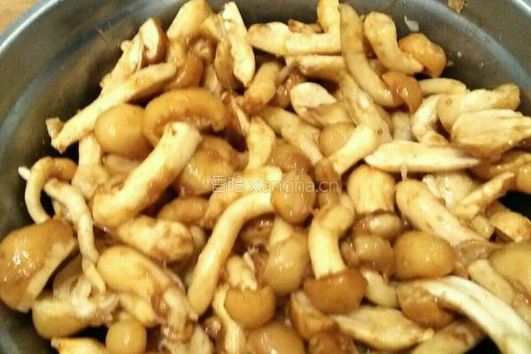 滑仔磨炒肉的做法图解1