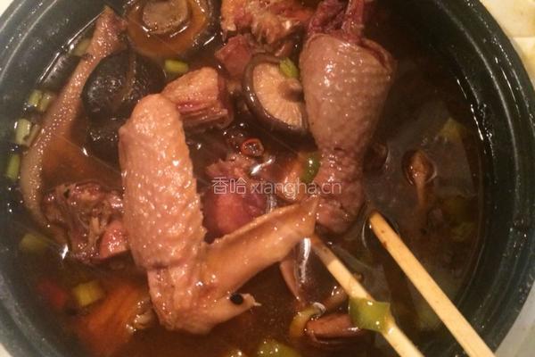 信阳家常香菇炖腊鸡的做法图解11