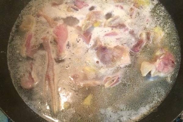 信阳家常香菇炖腊鸡的做法图解3