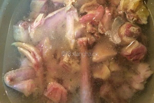 信阳家常香菇炖腊鸡的做法图解4