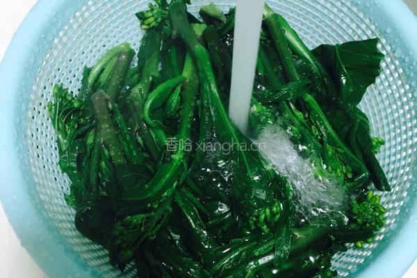 蚝油炒香水芥兰的做法图解3