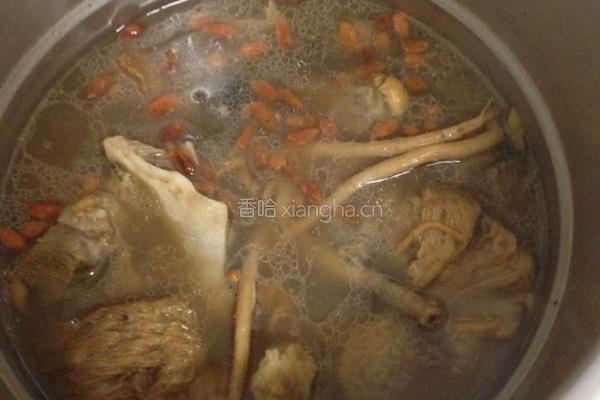 猴头菇虫草花龙骨汤的做法图解4