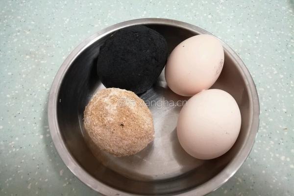 香煎滑蛋三宝的做法图解1