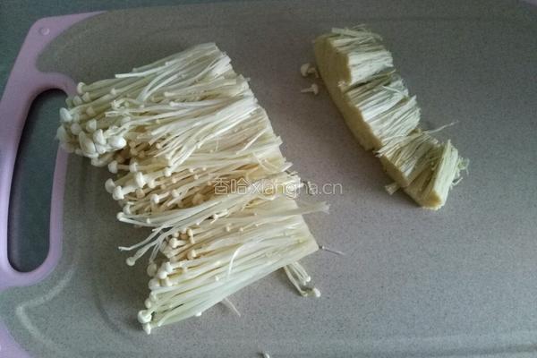 凉拌金针菇的做法图解2