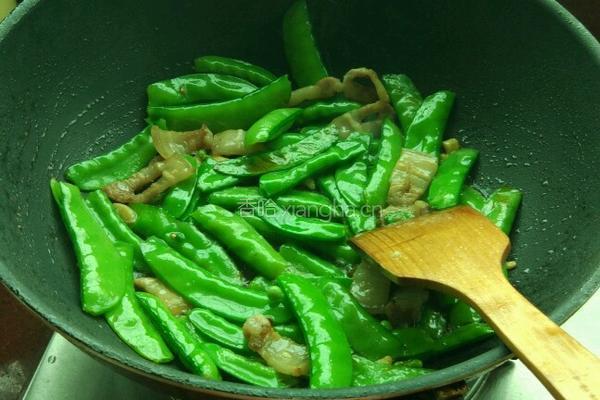 荷兰豆炒肉的做法图解5