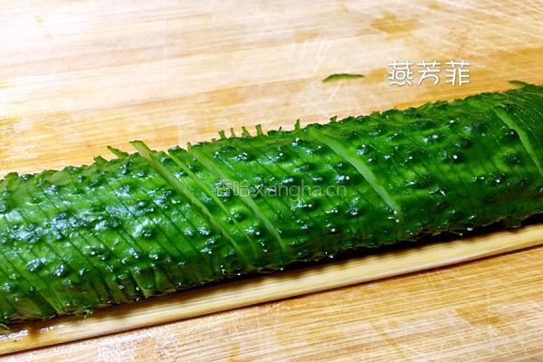蓑衣黄瓜的做法图解3