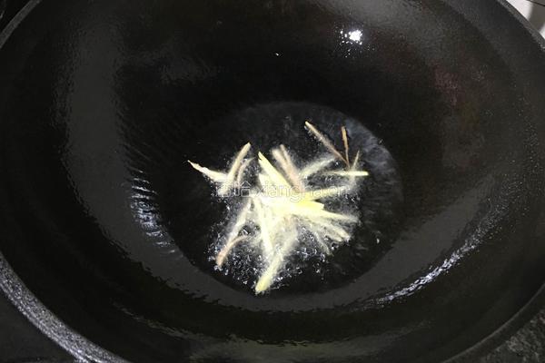 红烧鲫鱼的做法图解2