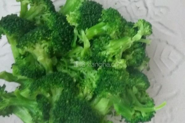 西兰花拼盘的做法图解2