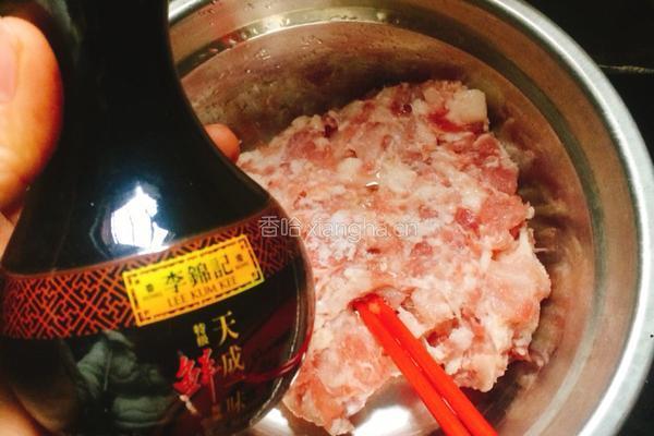 猪肉饺的做法图解2