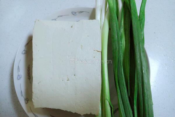 烧豆腐的做法图解1