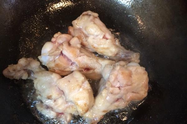 土豆烧鸡腿的做法图解2