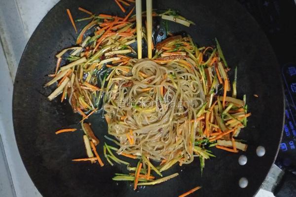 素炒红薯粉丝的做法图解10