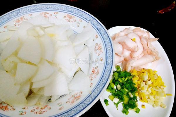 肥肉炒白萝卜的做法图解3