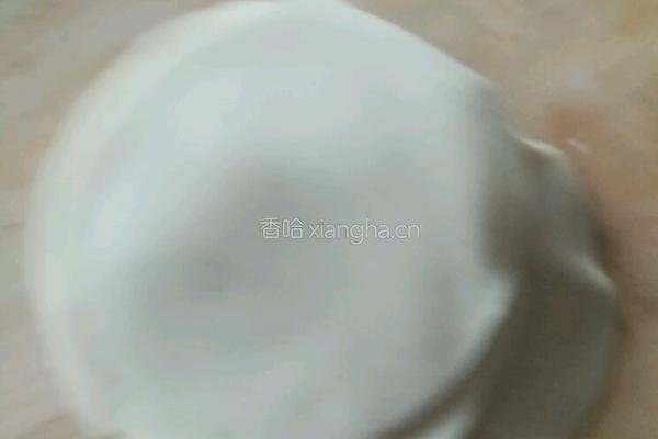 香菇韭菜饺子的做法图解1