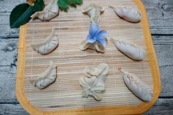 宫灯花饺的做法图解12