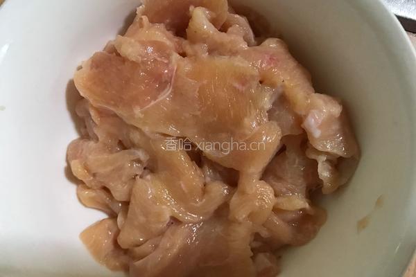 鸡肉片炒西葫芦的做法图解3