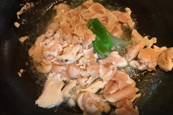 鸡肉片炒西葫芦的做法图解9