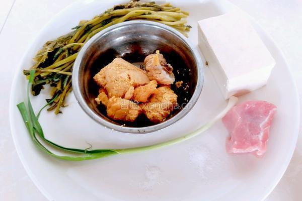鱼籽腌菜豆腐的做法图解1