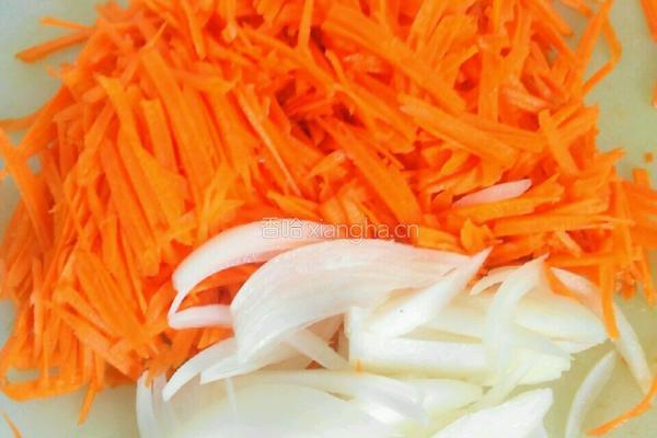 羊肉胡萝卜水饺的做法图解1