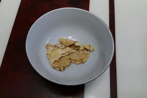 当归菌菇煮鸡的做法图解1