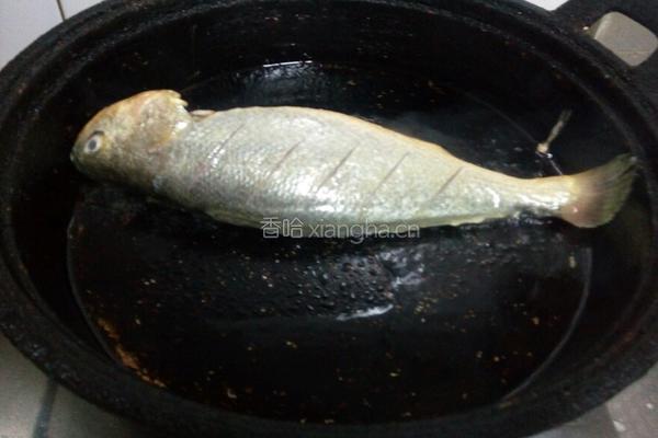 烧黄鱼的做法图解5